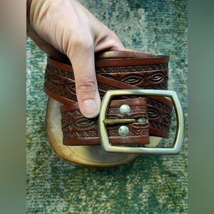 Vintage Western brown carved leather buckle belt, size large XL